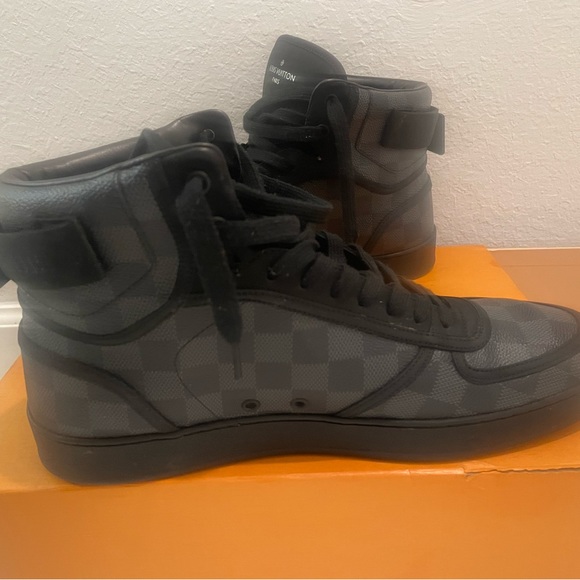 Rivoli Sneaker Boot by Louis Vuitton. - Picture 5 of 5